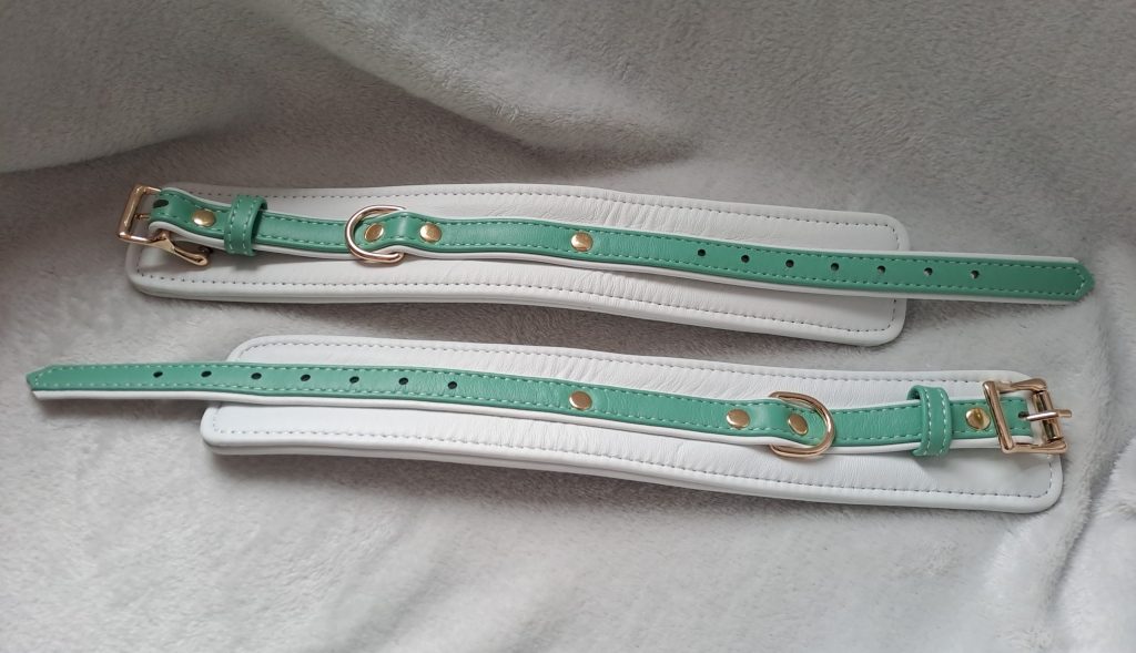 Liebe Seele green leather ankle cuffs for BDSM