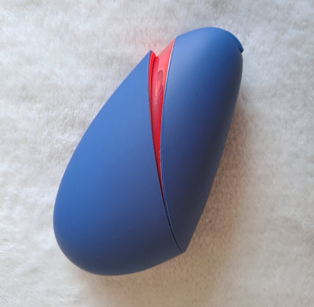 Womanizer Liberty Next in travel case