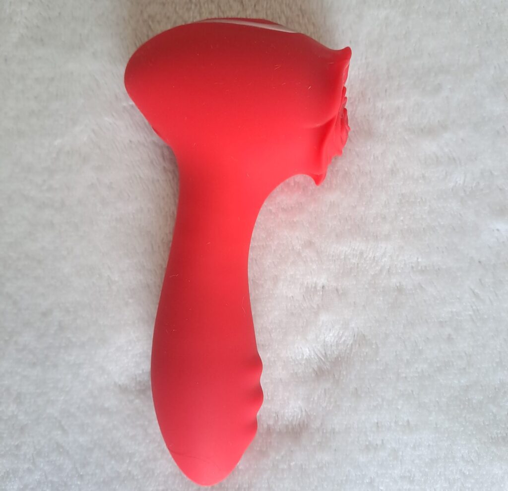 Tu Mando red silicone rose vibrator viewed from the side